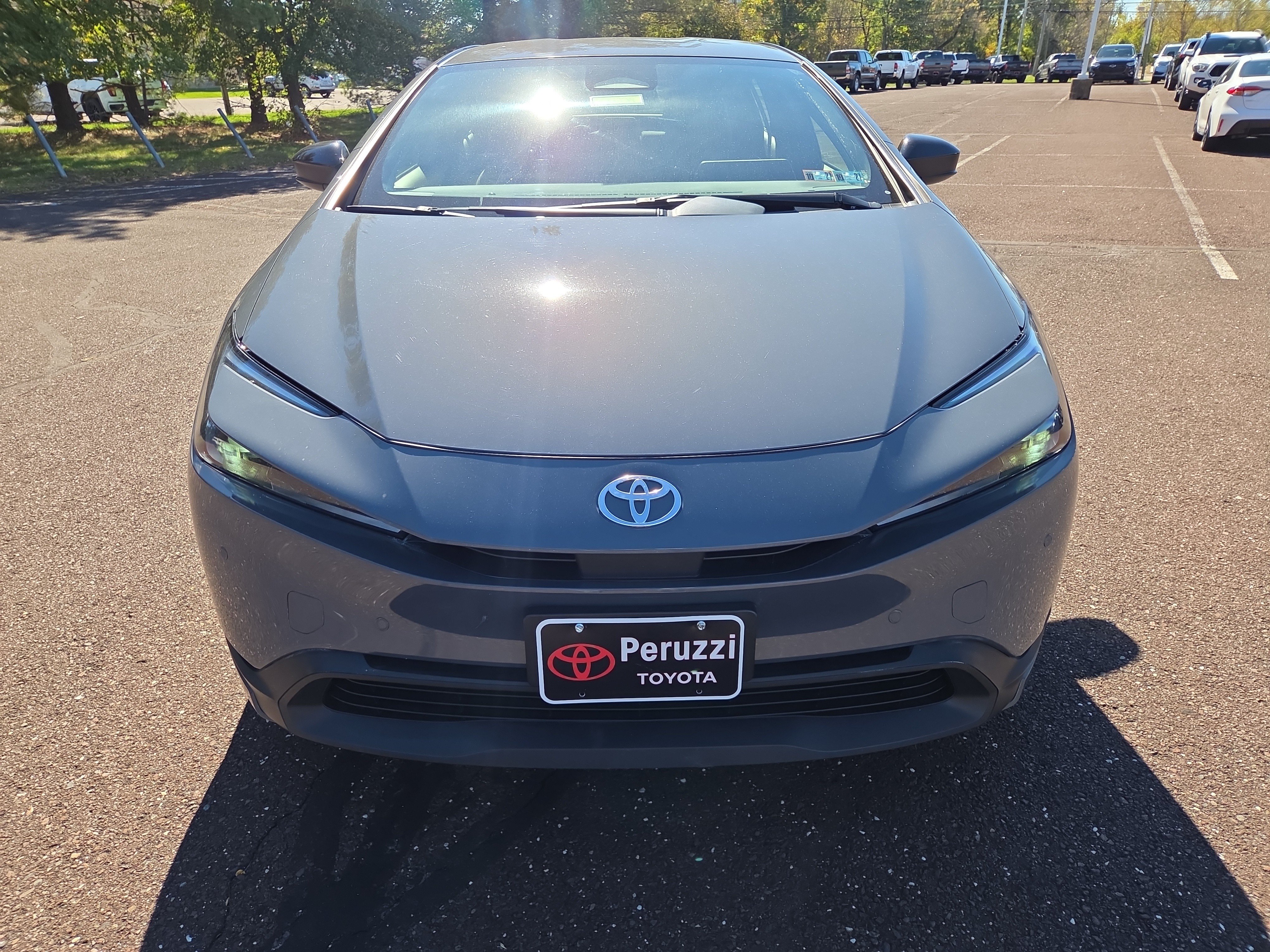 Certified 2025 Toyota Prius LE FWD image 8