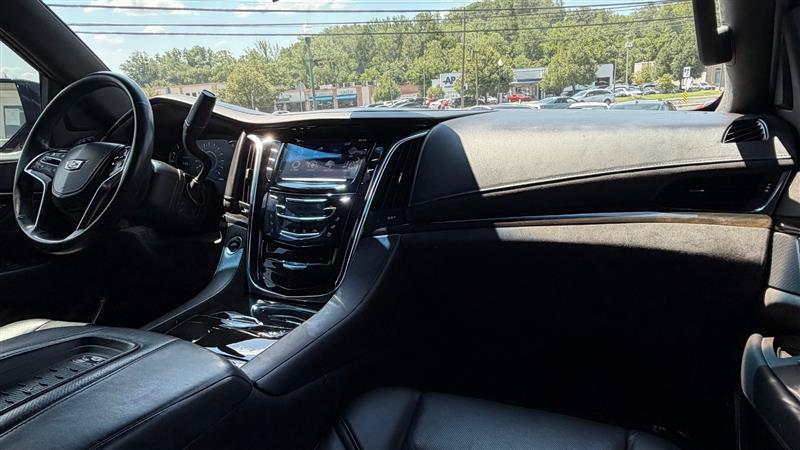 Used 2017 Cadillac Escalade Platinum AWD/4WD image 40