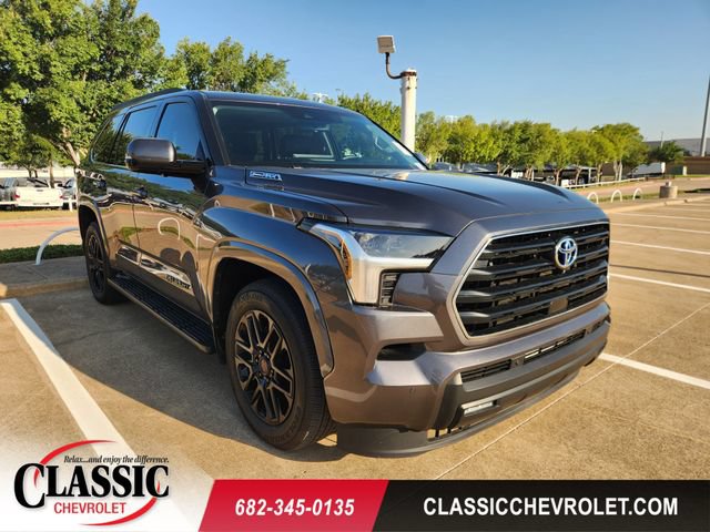 Used 2023 Toyota Sequoia SR5 w/ SR5 Premium Package AWD/4WD image 1