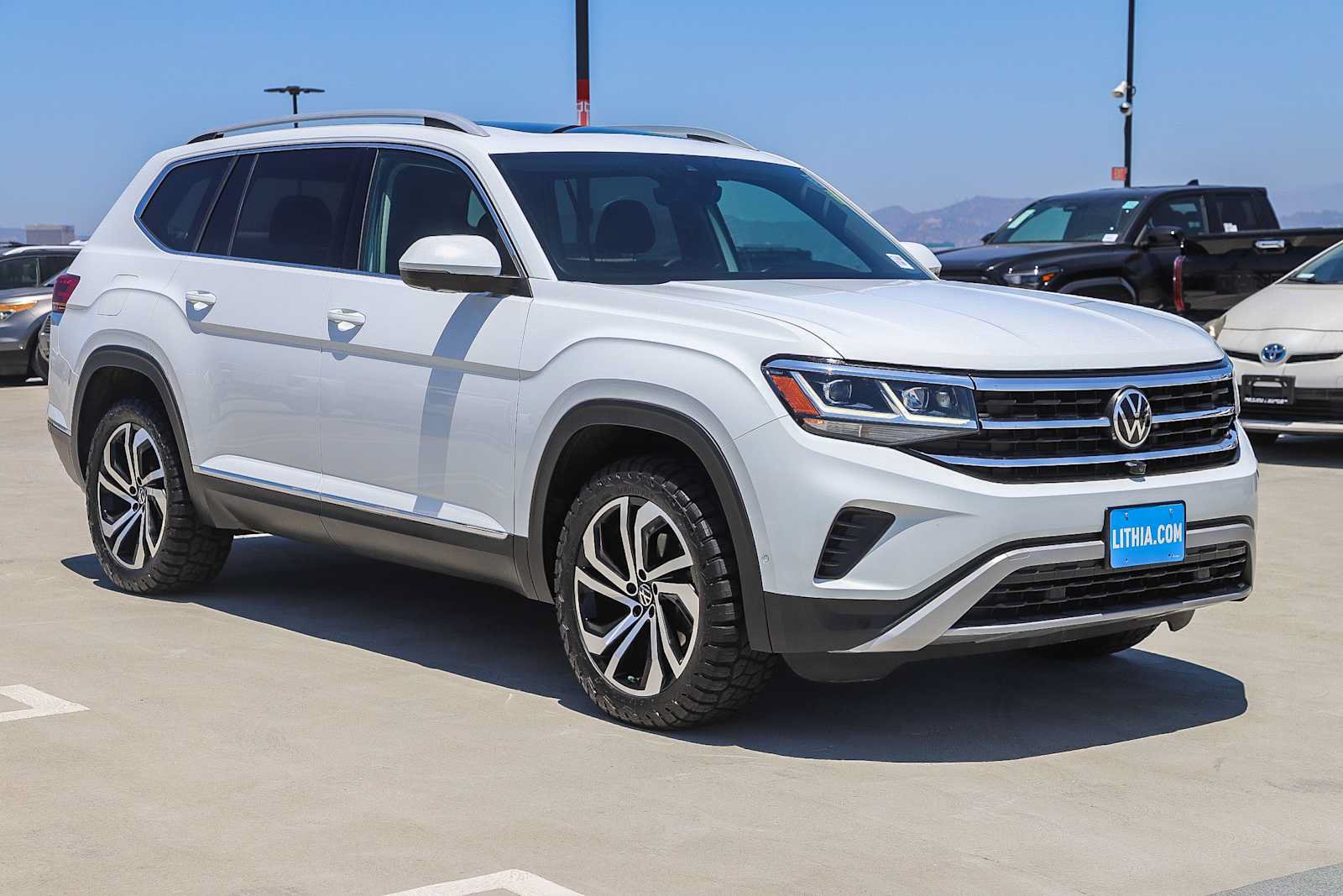 Used 2021 Volkswagen Atlas SEL Premium AWD/4WD image 3
