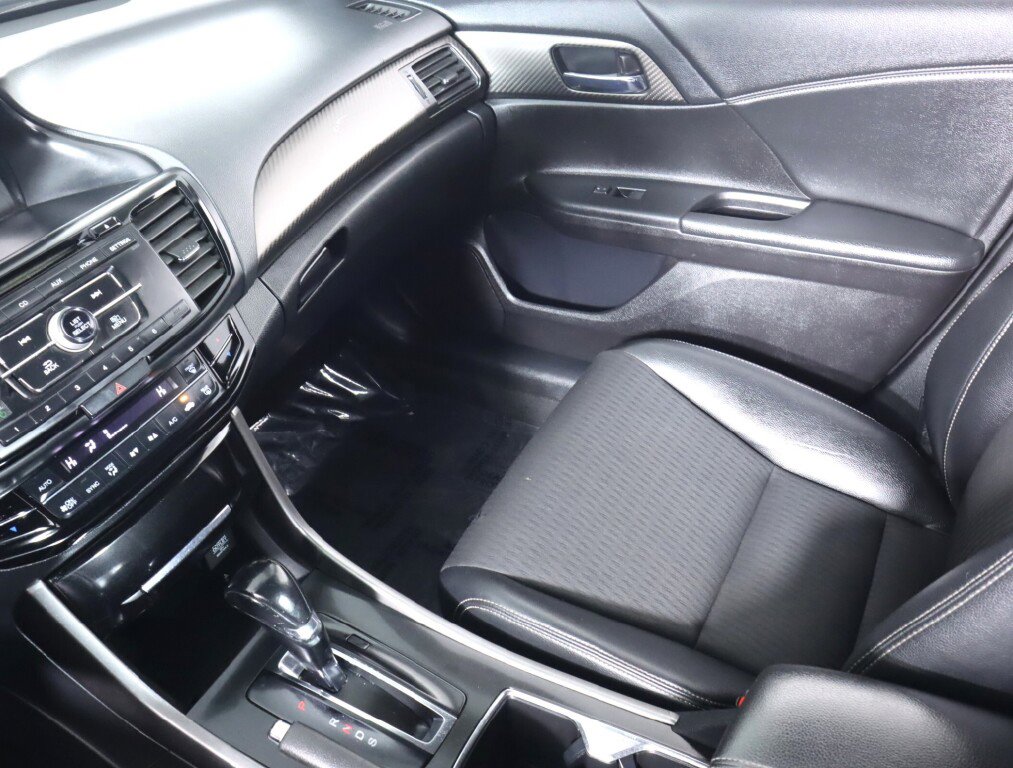 Used 2016 Honda Accord Sport image 28