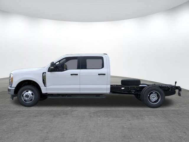 New 2026 Ford F350 XL w/ XL Chrome Package image 3