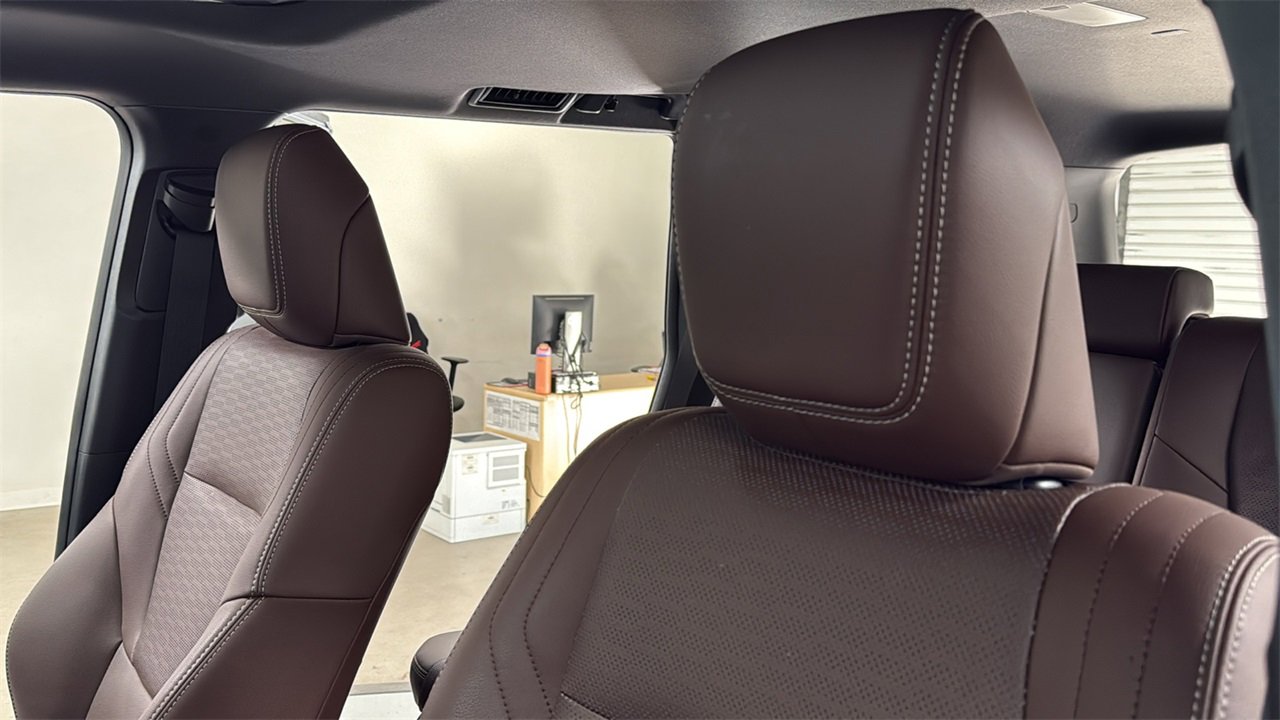 Used 2025 Toyota Land Cruiser image 13