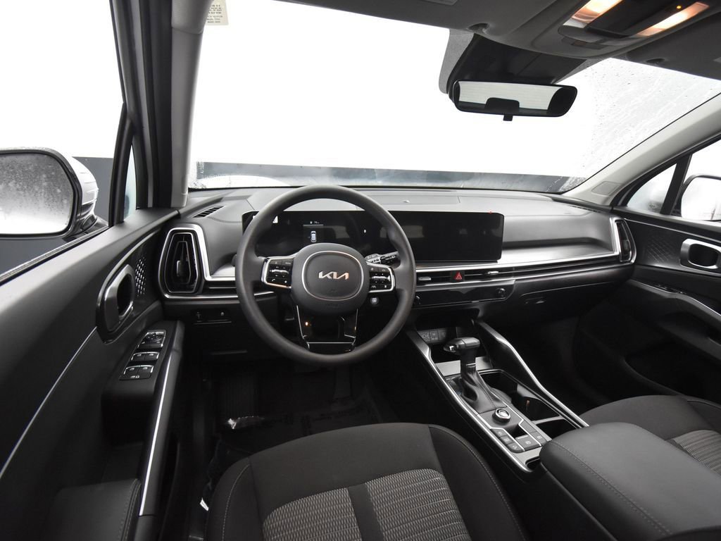New 2025 Kia Sorento LX FWD image 11