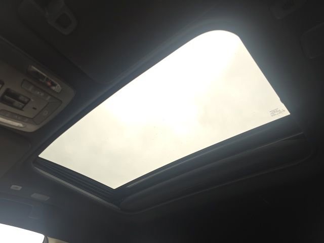 Used 2025 Toyota Sienna Platinum image 22