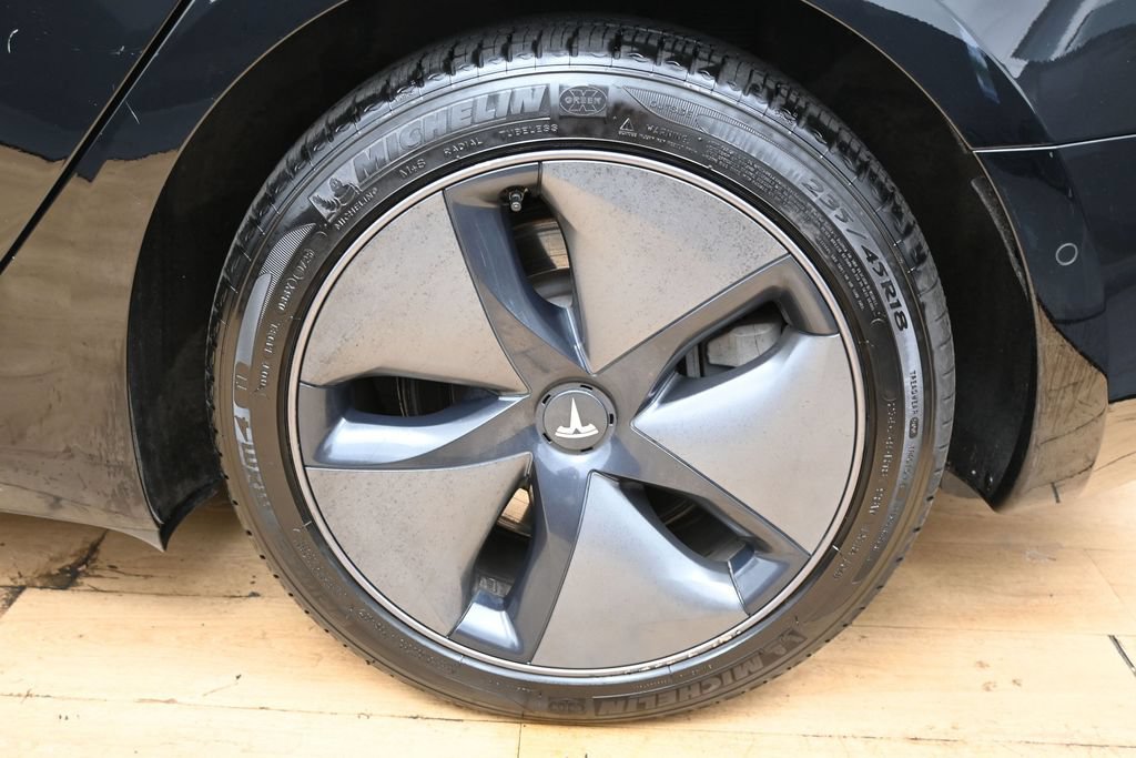 Used 2018 Tesla Model 3 Mid Range RWD image 38