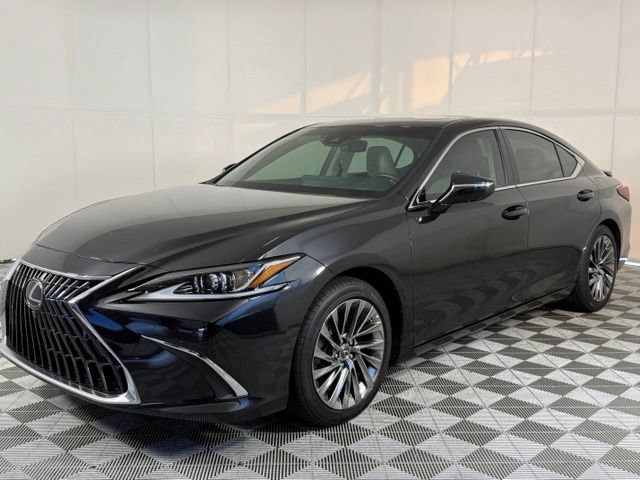 Used 2025 Lexus ES 300h w/ Technology Package FWD image 2