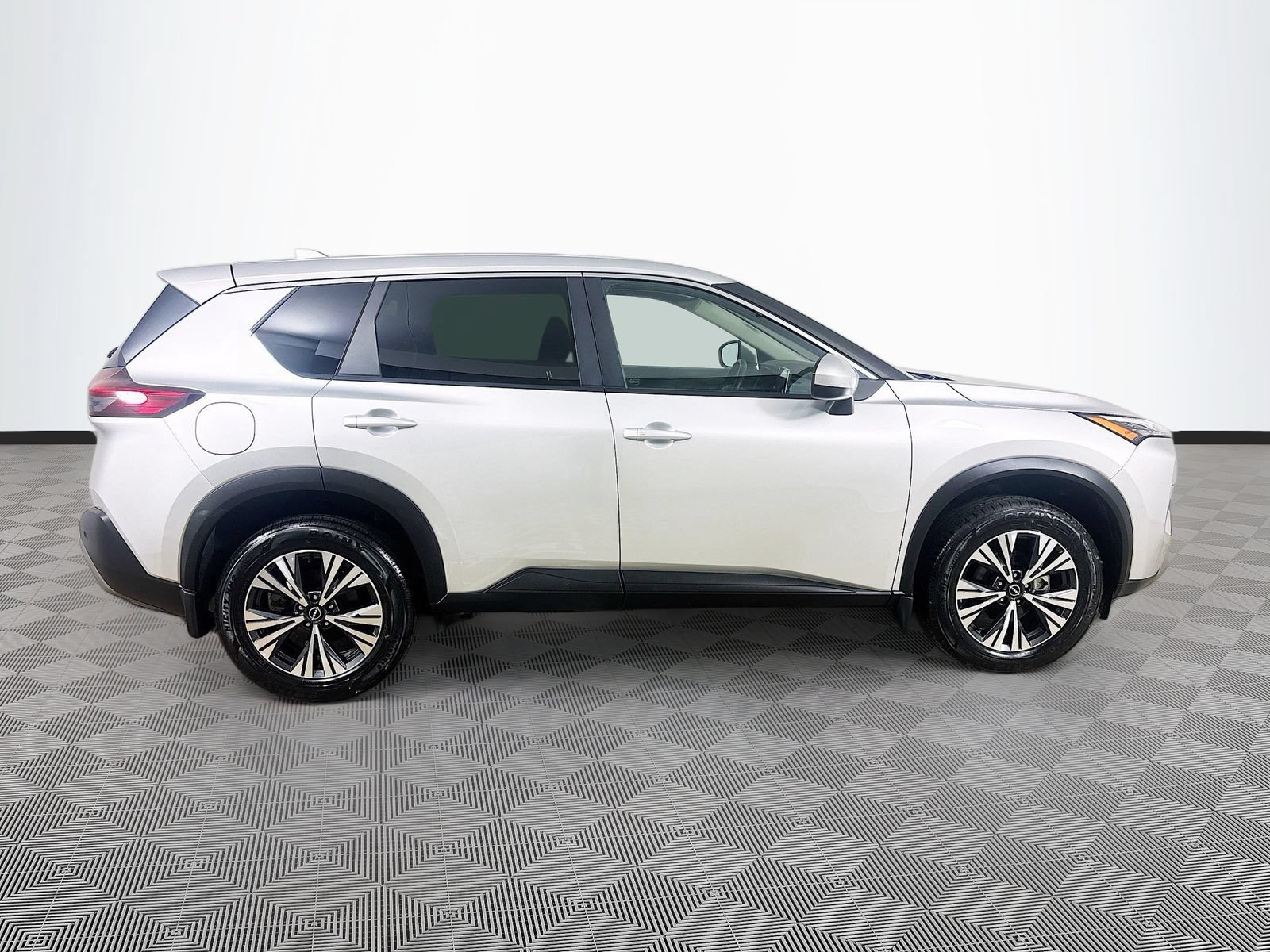 Used 2023 Nissan Rogue SV AWD/4WD image 8
