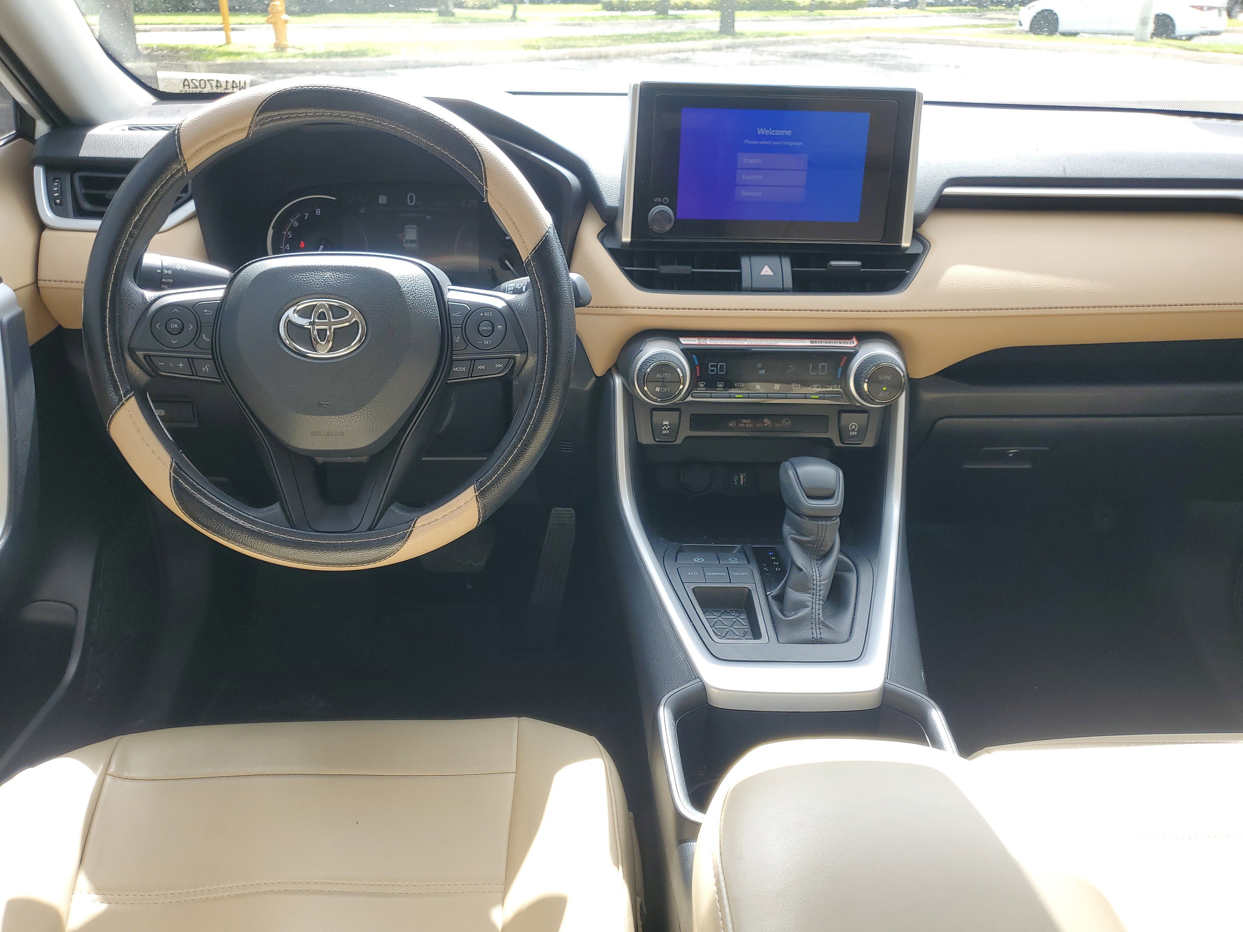 Used 2025 Toyota RAV4 XLE image 10