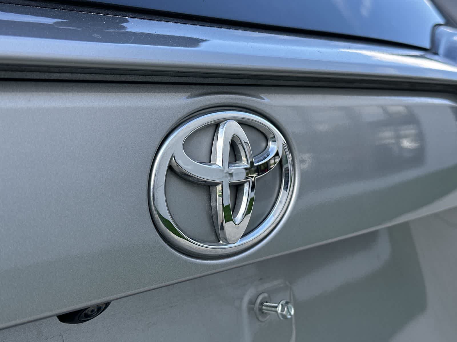 Used 2020 Toyota RAV4 Limited w/ All Weather Liner Package AWD/4WD image 15