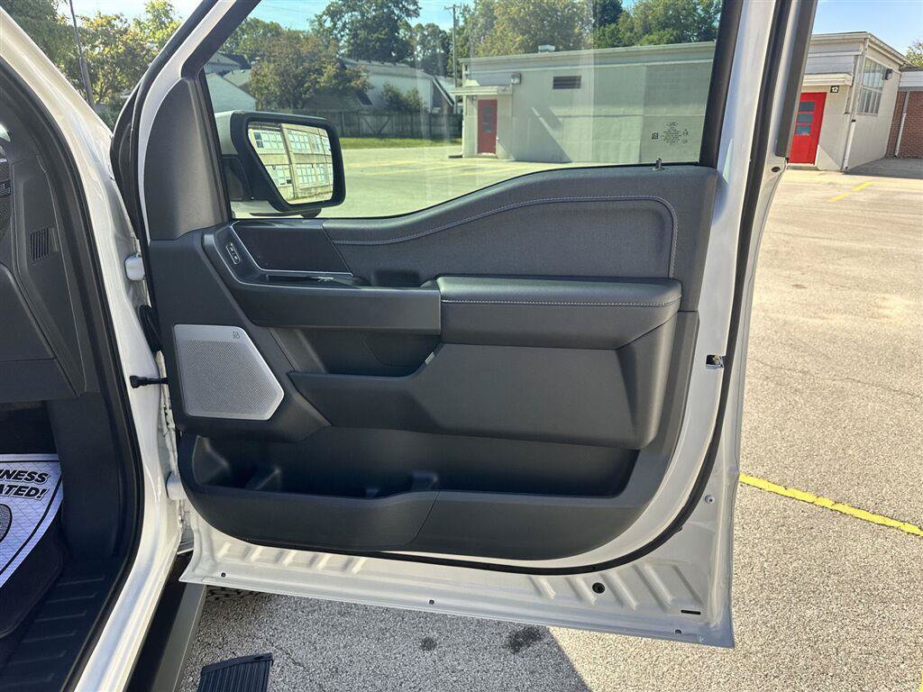 Used 2025 Ford F150 Lariat w/ Equipment Group 502A High AWD/4WD image 15