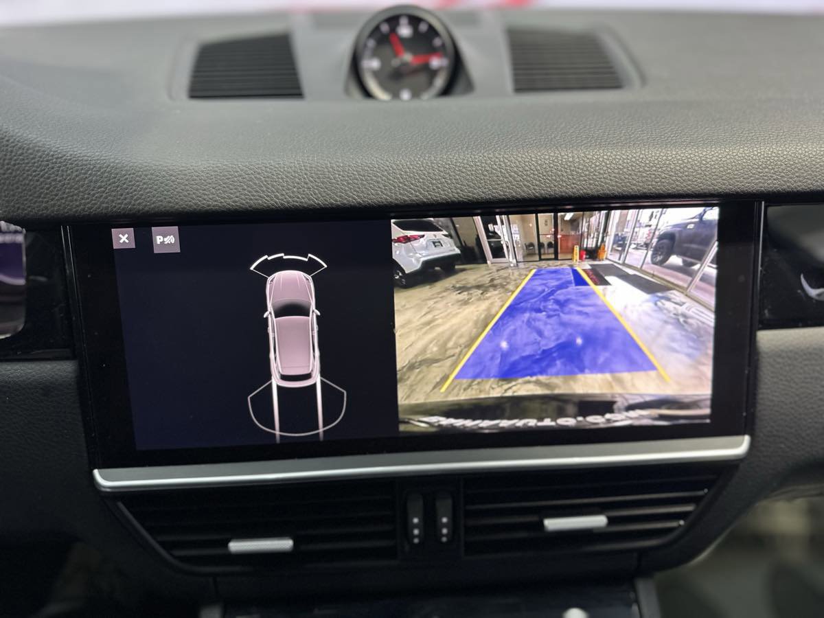 Used 2021 Porsche Cayenne image 8
