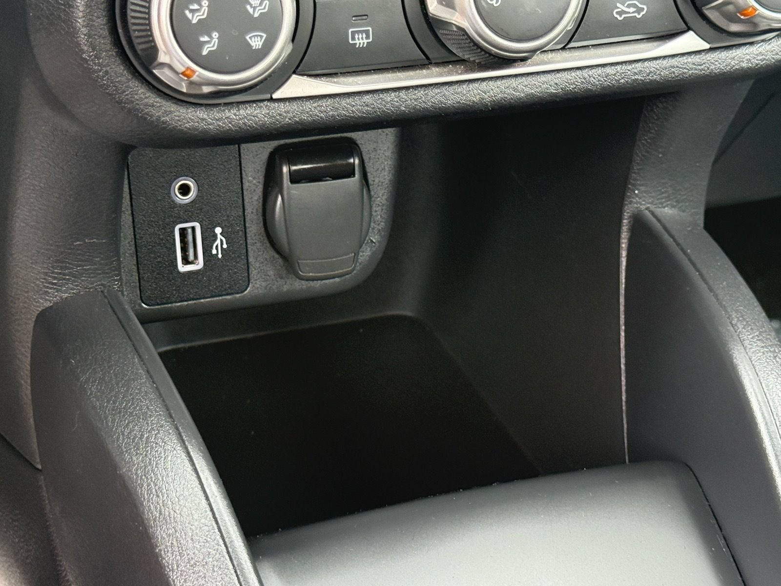 Used 2025 Nissan Versa S w/ Trunk Package FWD image 23