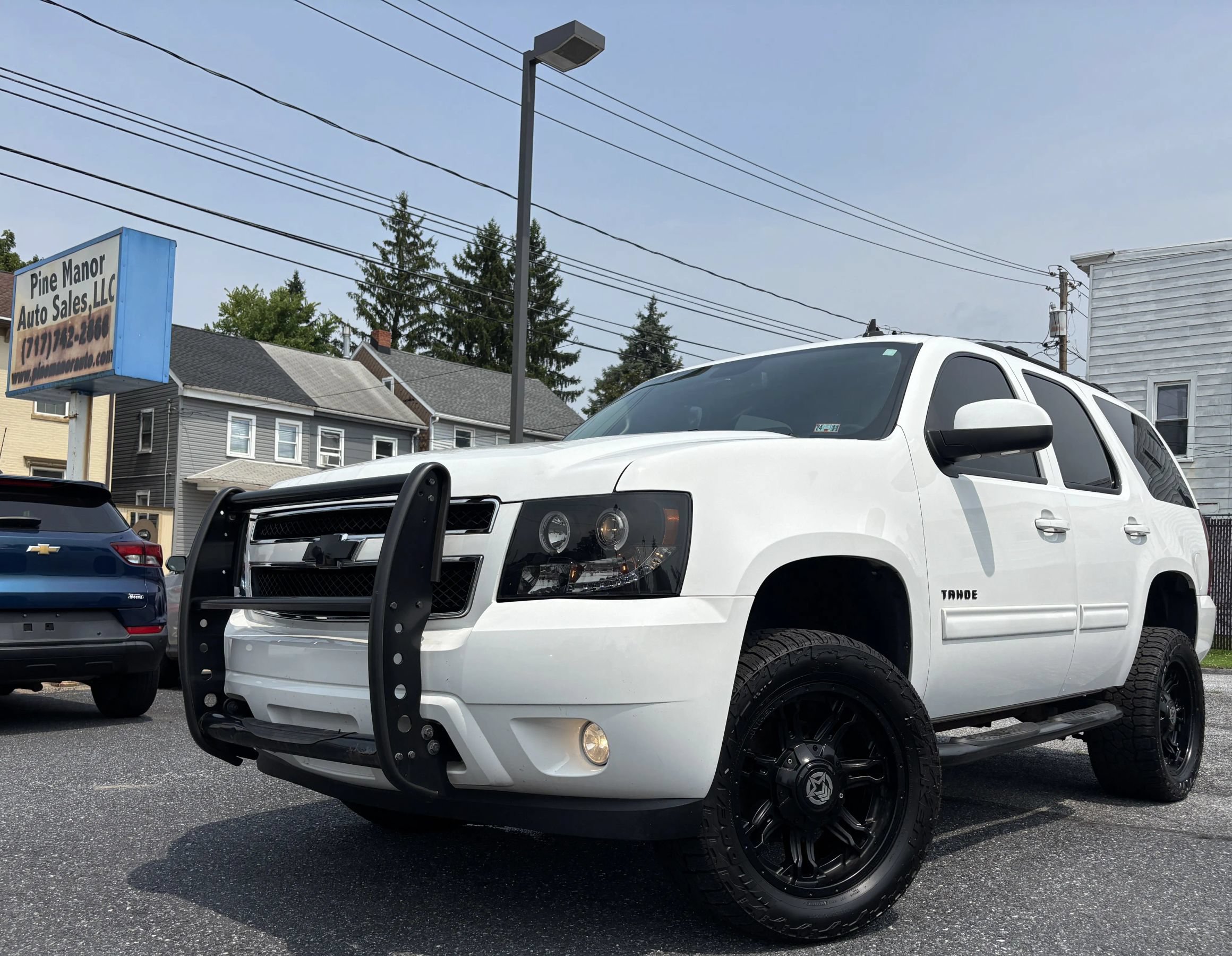Used 2014 Chevrolet Tahoe LT w/ Luxury Package AWD/4WD image 1