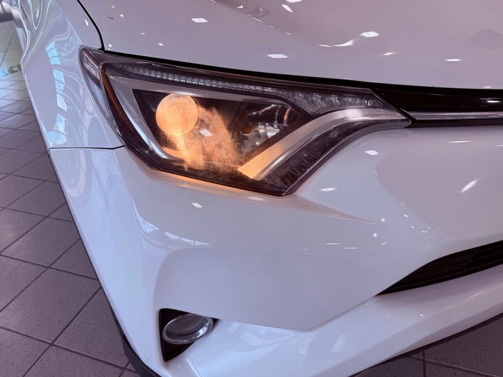Used 2018 Toyota RAV4 XLE FWD image 14