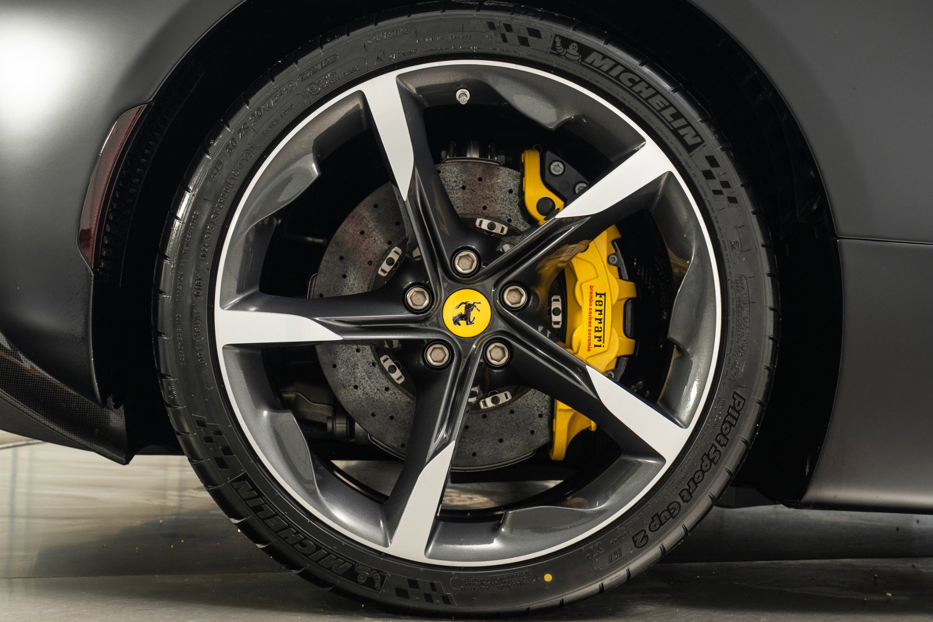 Used 2024 Ferrari SF90 Spider image 45