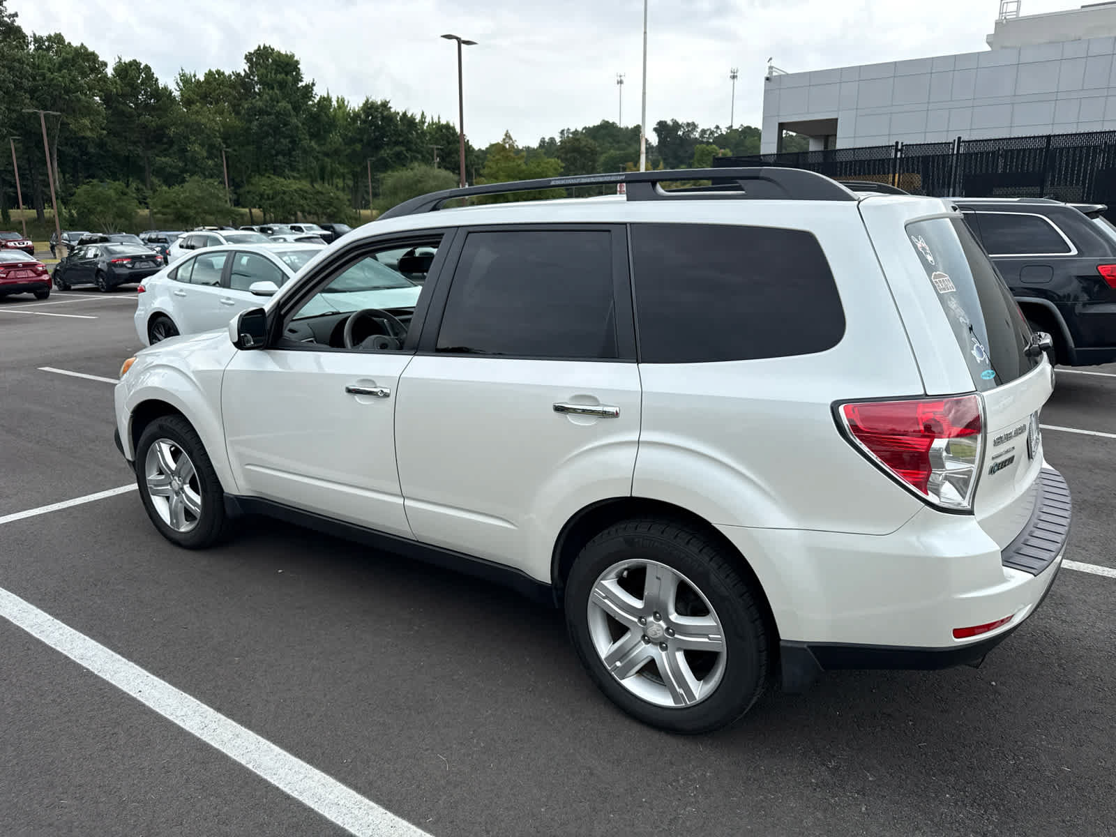 Used 2010 Subaru Forester 2.5X Limited AWD/4WD image 5