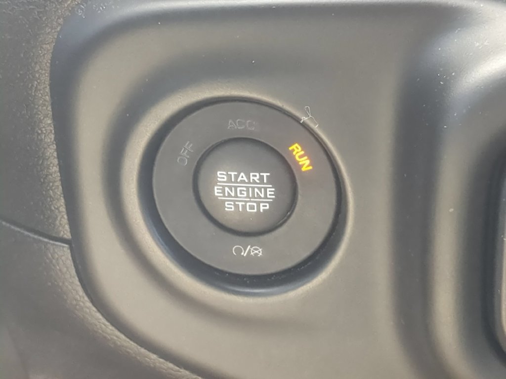 Used 2022 Jeep Wrangler Unlimited Sahara AWD/4WD image 18