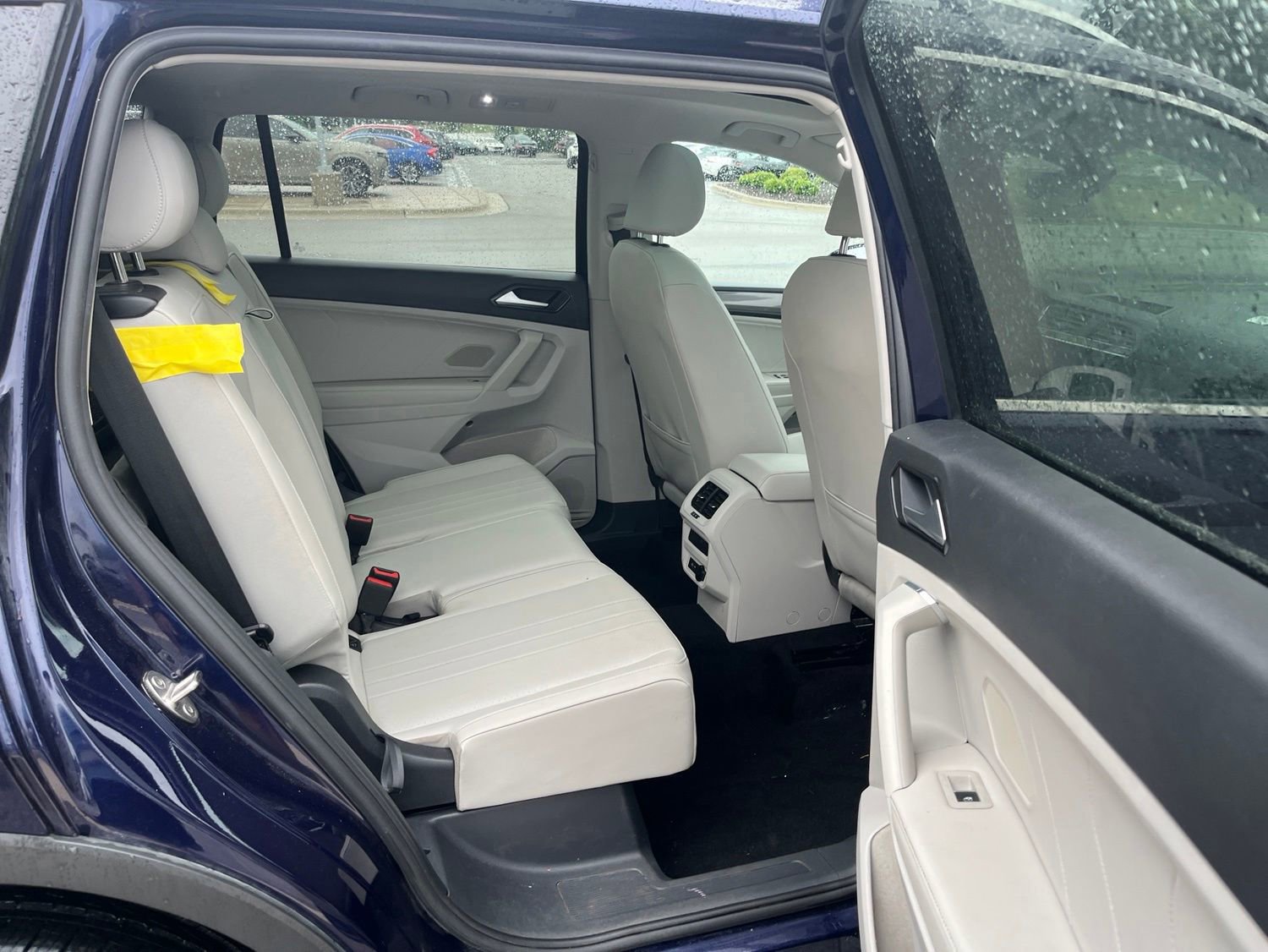 Used 2023 Volkswagen Tiguan SE w/ Panoramic Sunroof Package FWD image 32