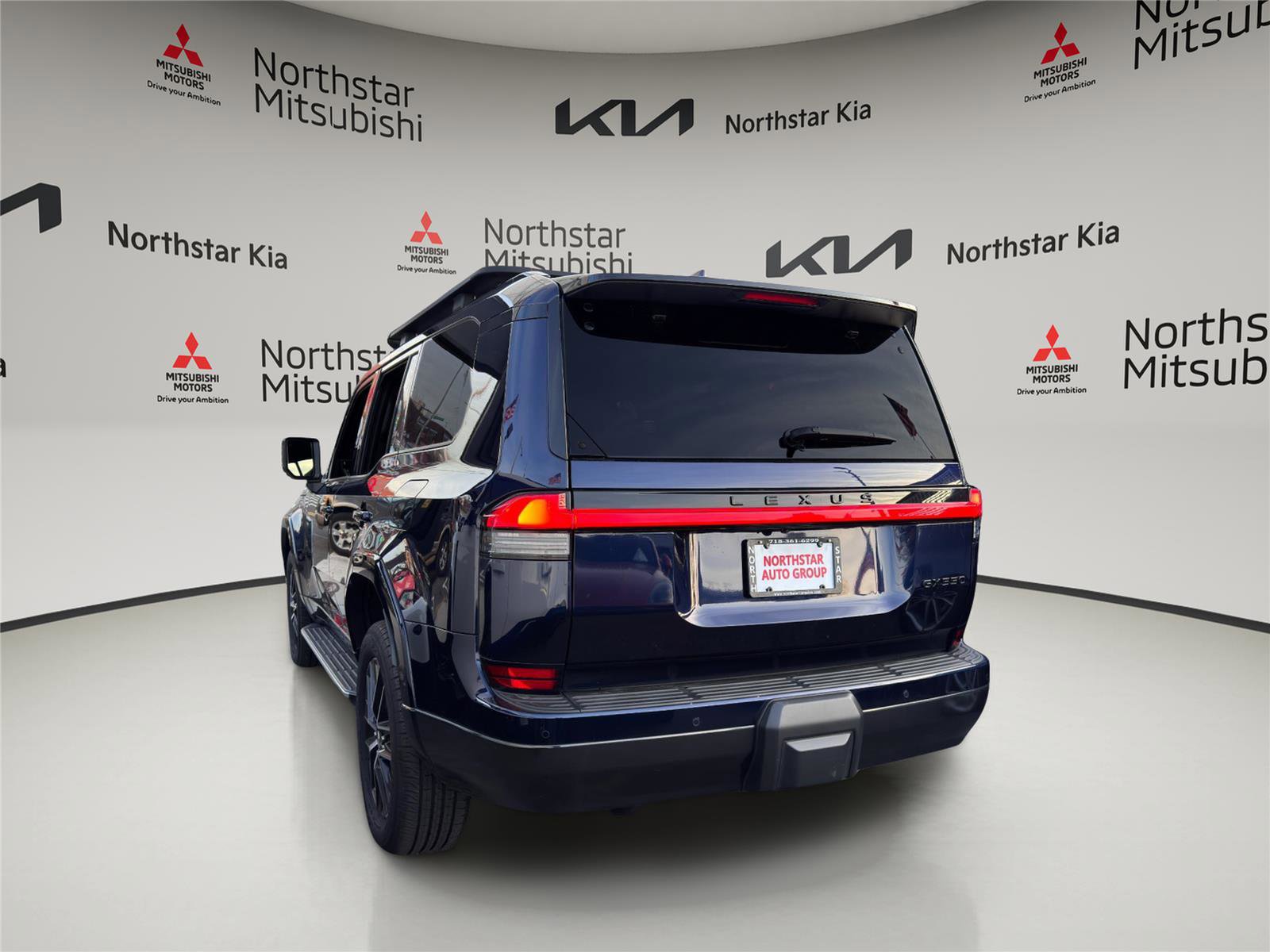 Used 2024 Lexus GX 550 w/ Accessory Package (31) AWD/4WD image 2