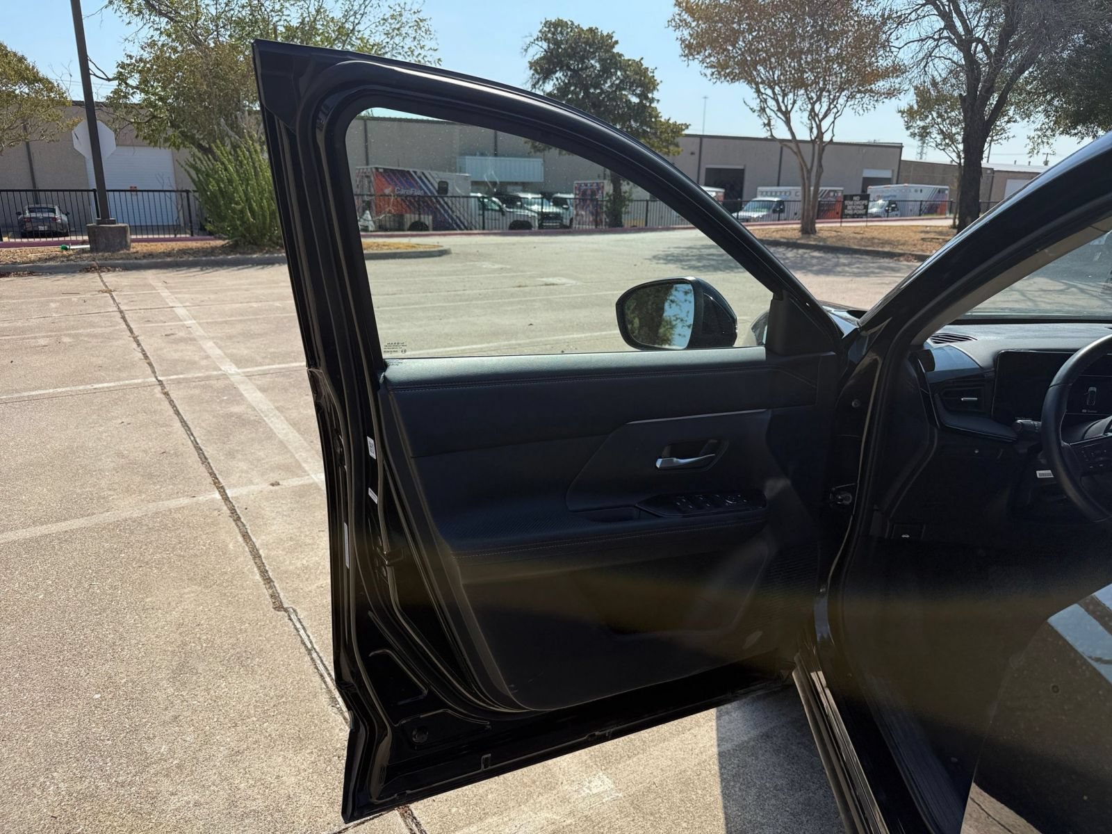 Used 2026 Nissan Kicks SR AWD/4WD image 18