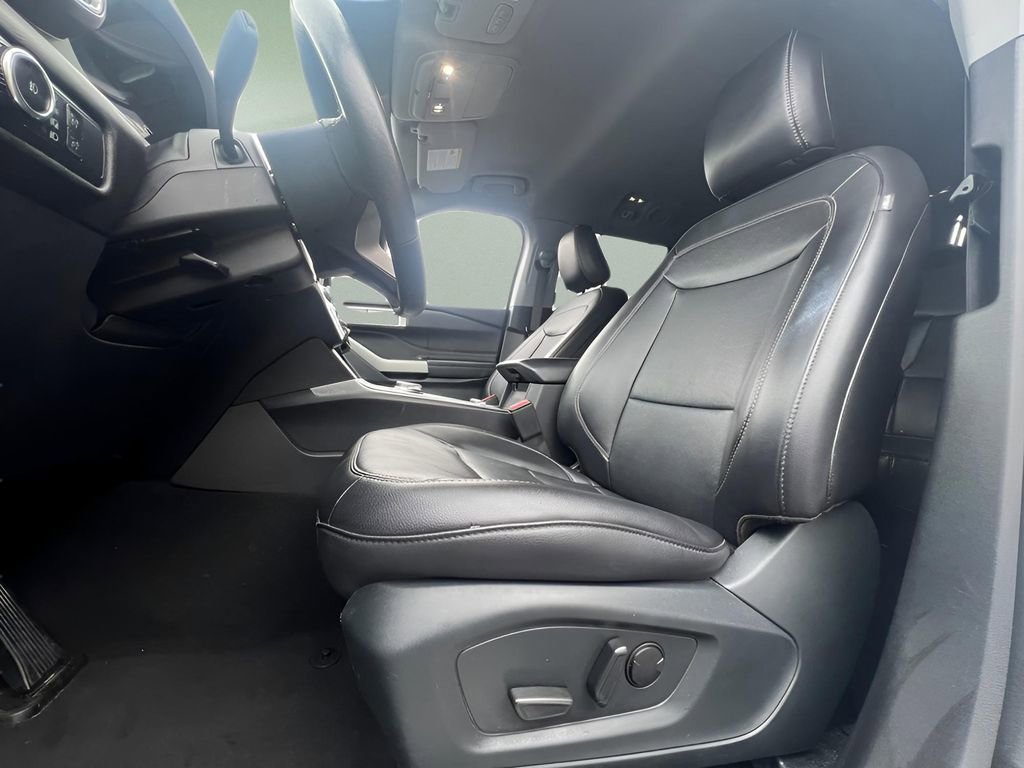 Used 2023 Ford Explorer Limited image 9