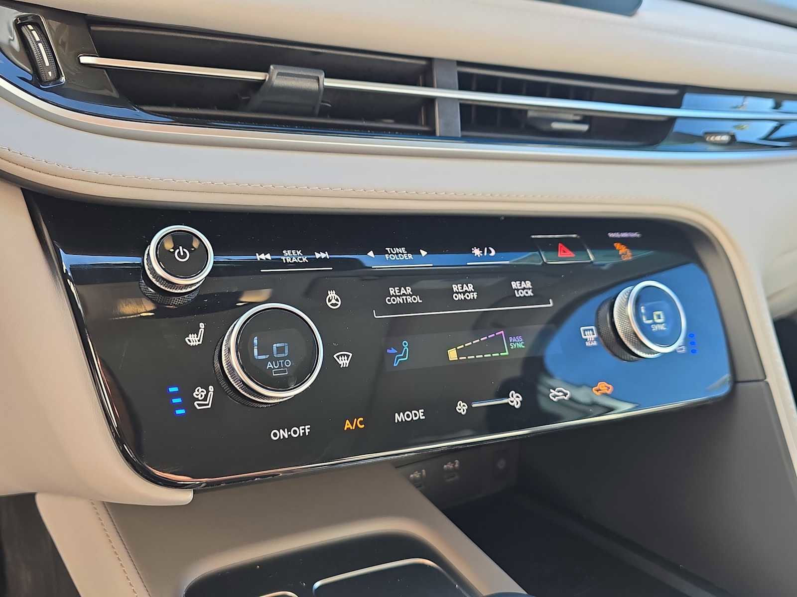 Certified 2026 INFINITI QX60 Luxe w/ Cargo Package FWD image 20