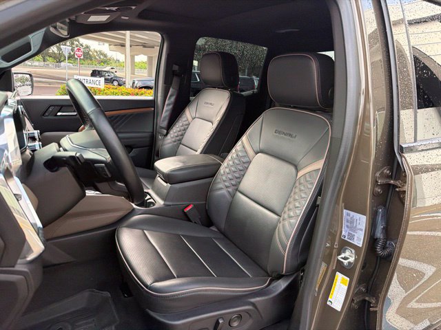 Used 2023 GMC Canyon Denali AWD/4WD image 14