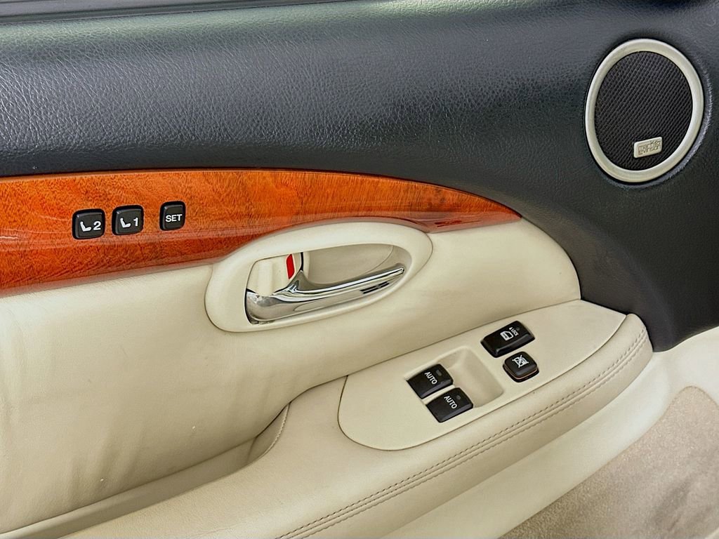 Used 2006 Lexus SC 430 Convertible RWD image 20