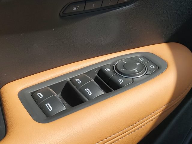 Certified 2023 Cadillac XT5 Premium Luxury w/ LPO, Floor Liner Package AWD/4WD image 24