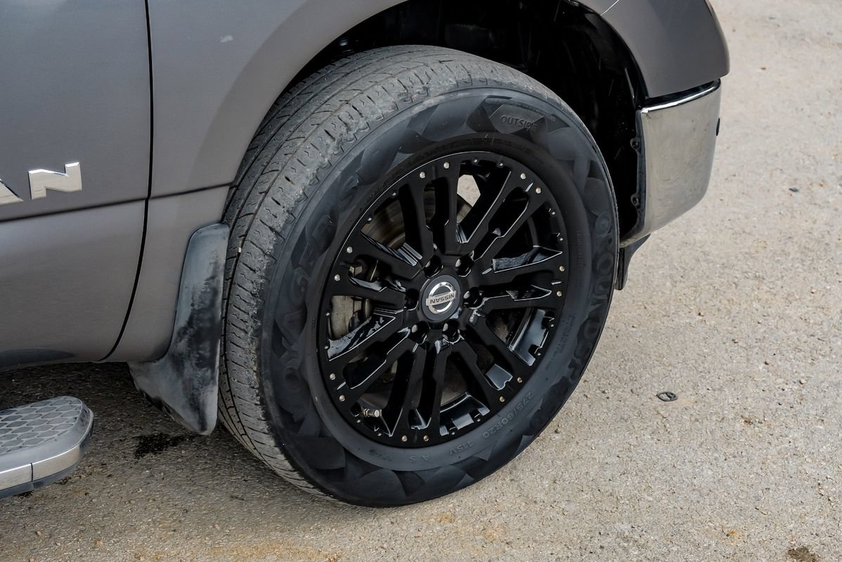 Used 2017 Nissan Titan SL AWD/4WD image 60