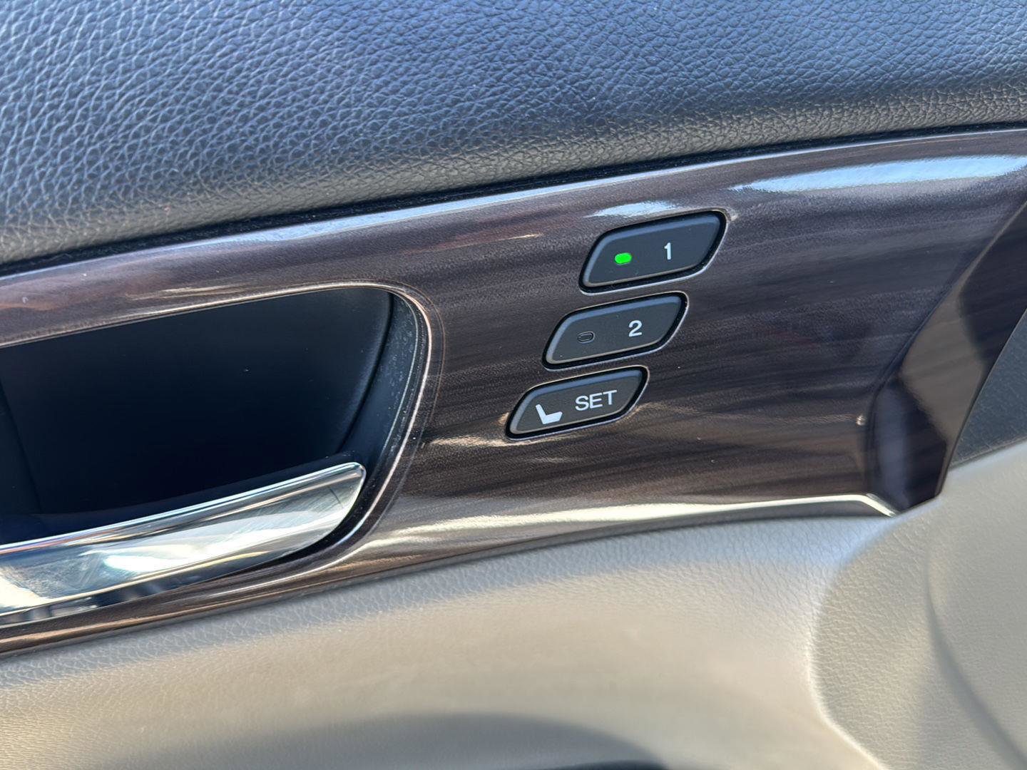 Used 2017 Honda Accord Touring image 17