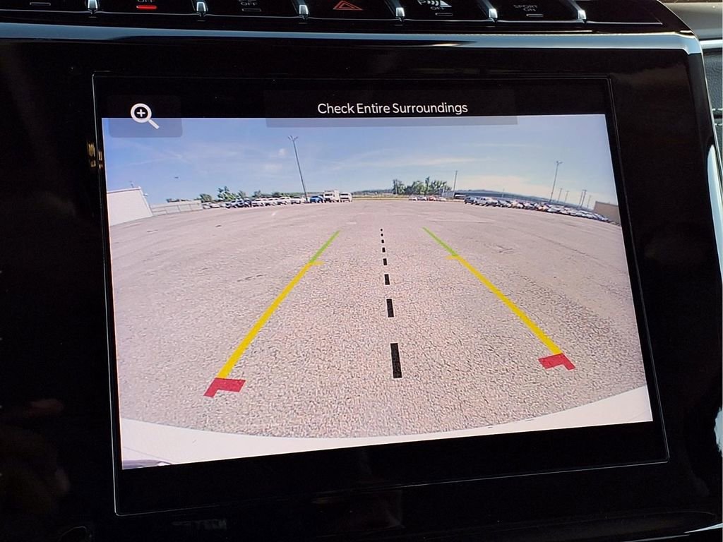 Used 2024 Jeep Grand Cherokee Laredo RWD image 11