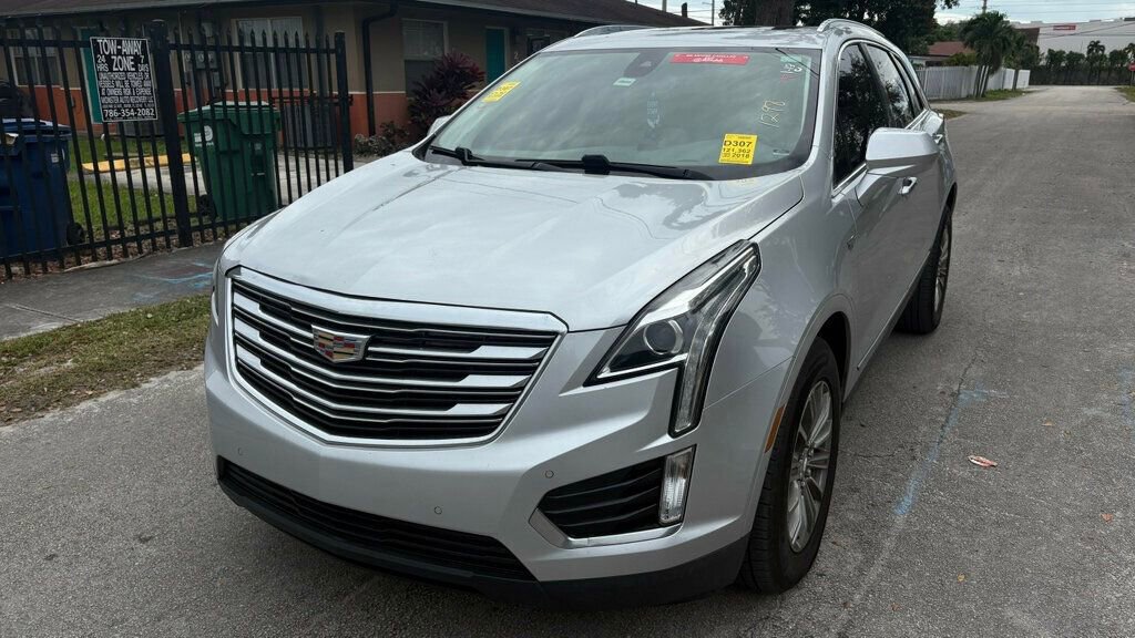 Used 2018 Cadillac XT5 Luxury w/ Driver Awareness Package image 1