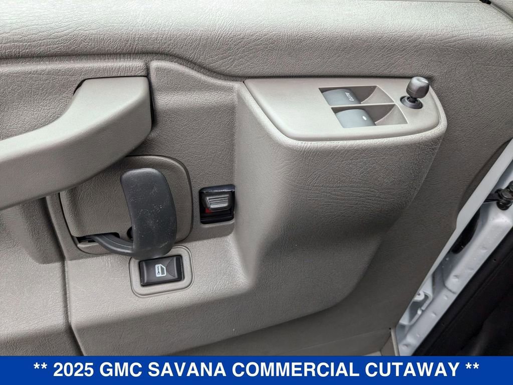 New 2025 GMC Savana 3500 Work Van w/ Power Convenience Package image 12