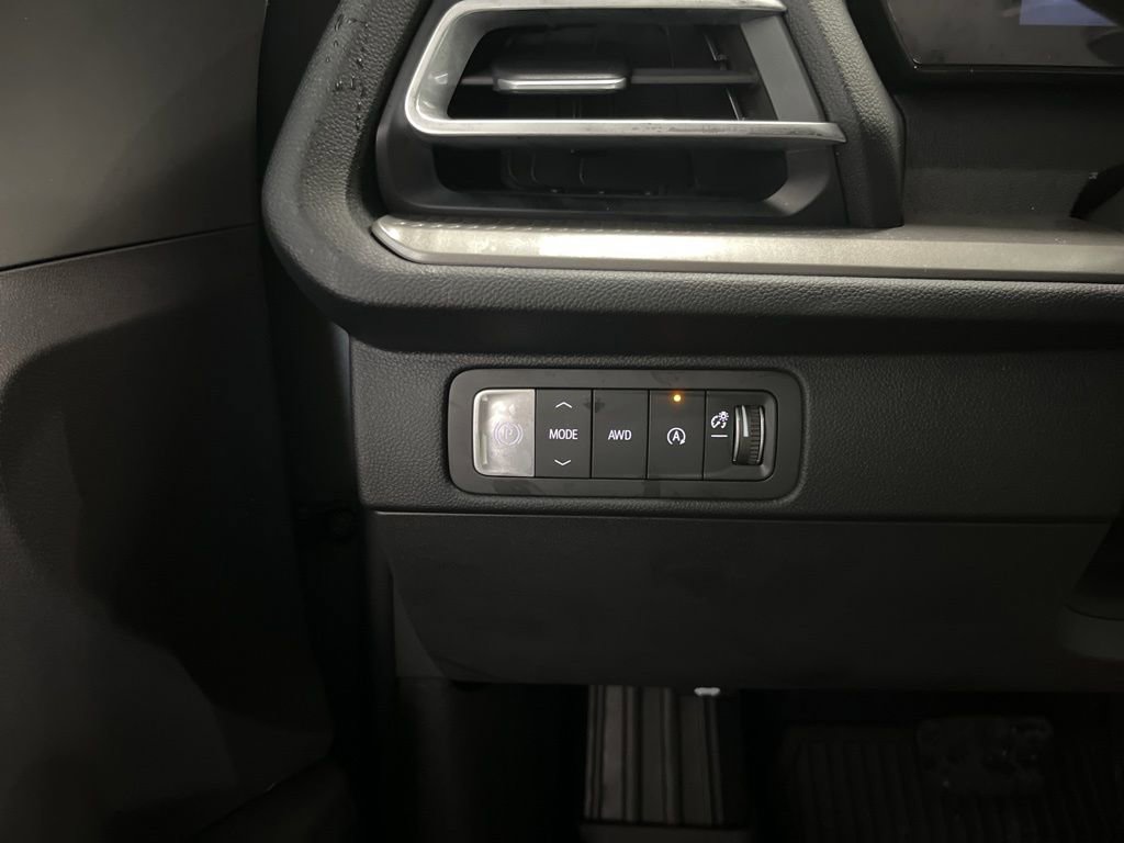 New 2026 Chevrolet Traverse LT w/ Sun and Wheel Package image 14