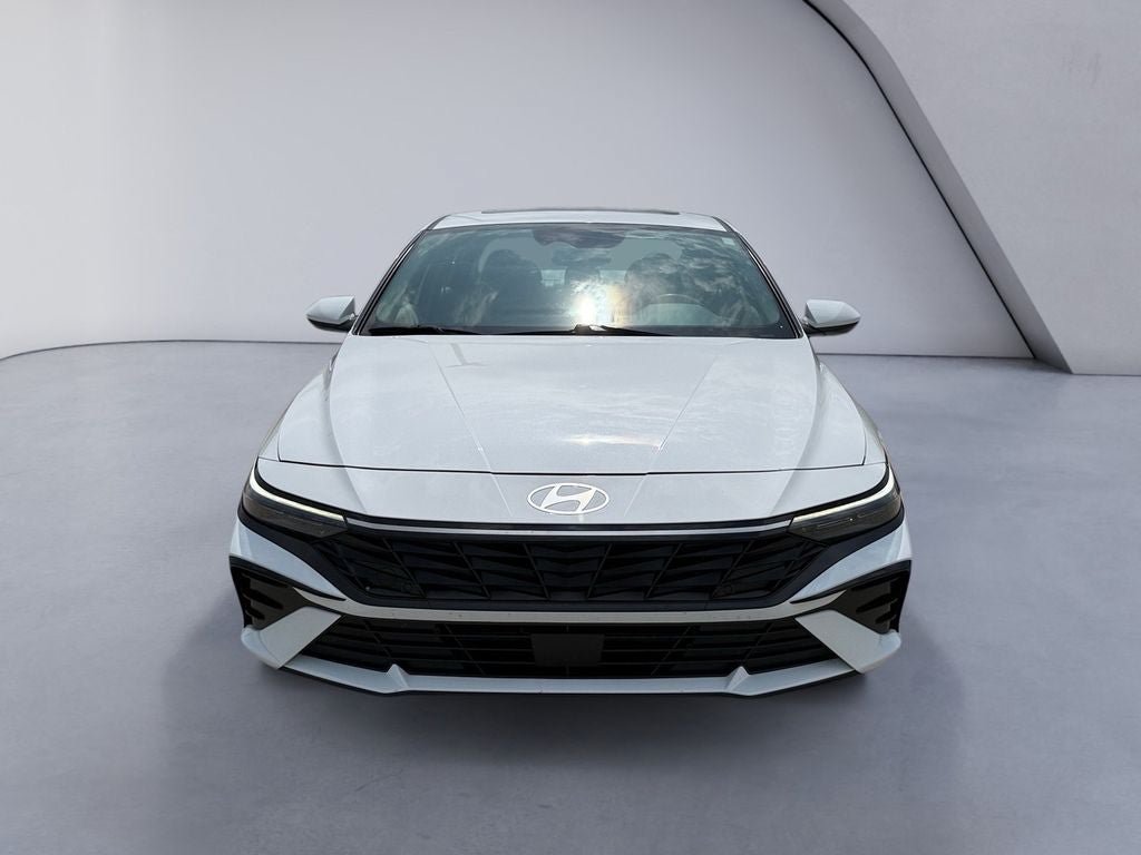 Used 2024 Hyundai Elantra SEL w/ Convenience Package FWD image 8