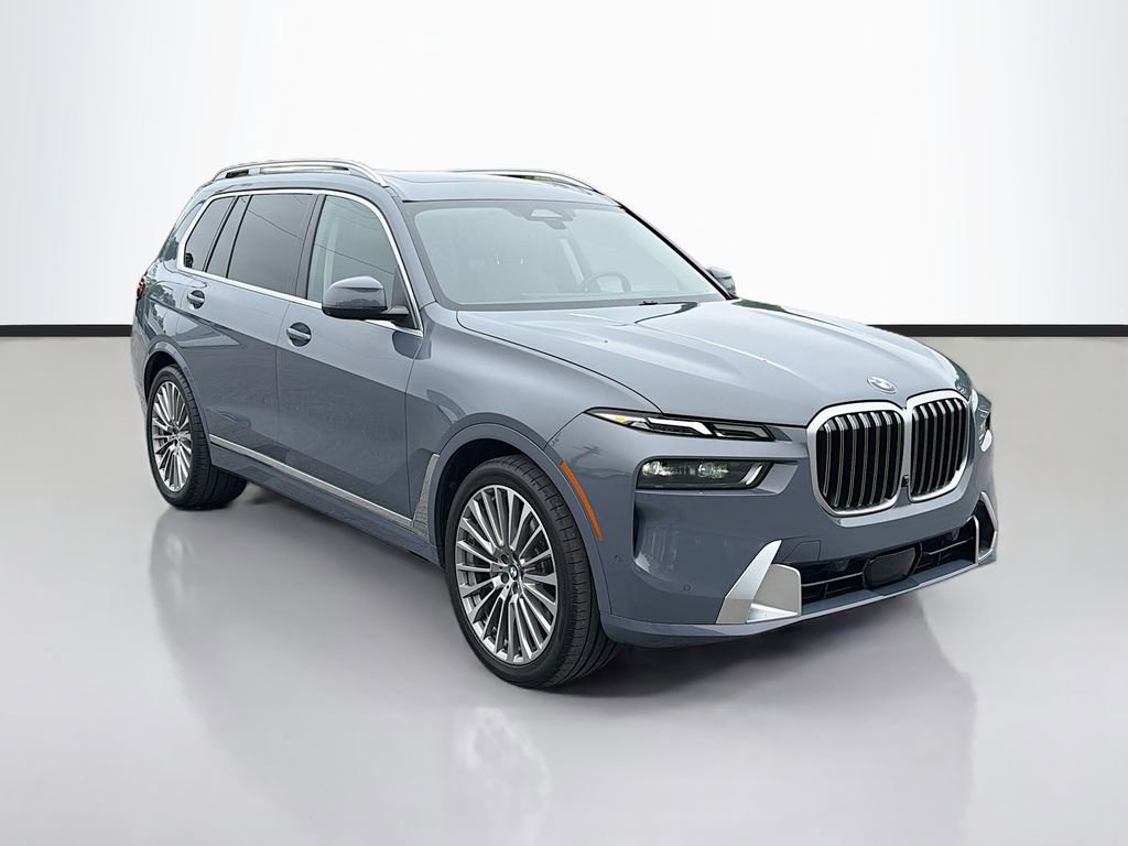 Used 2023 BMW X7 xDrive40i w/ Premium Package AWD/4WD image 3