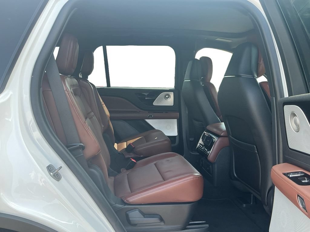 Certified 2026 Lincoln Aviator Reserve AWD/4WD image 23