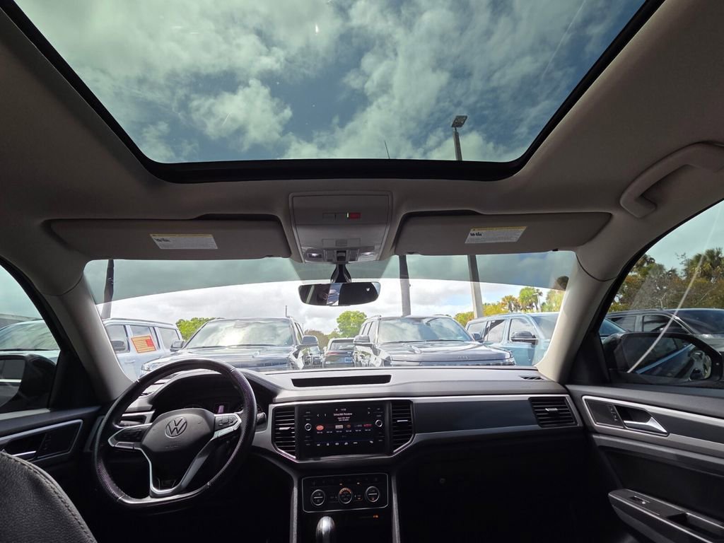 Used 2021 Volkswagen Atlas SE w/ Panoramic Sunroof Package FWD image 22