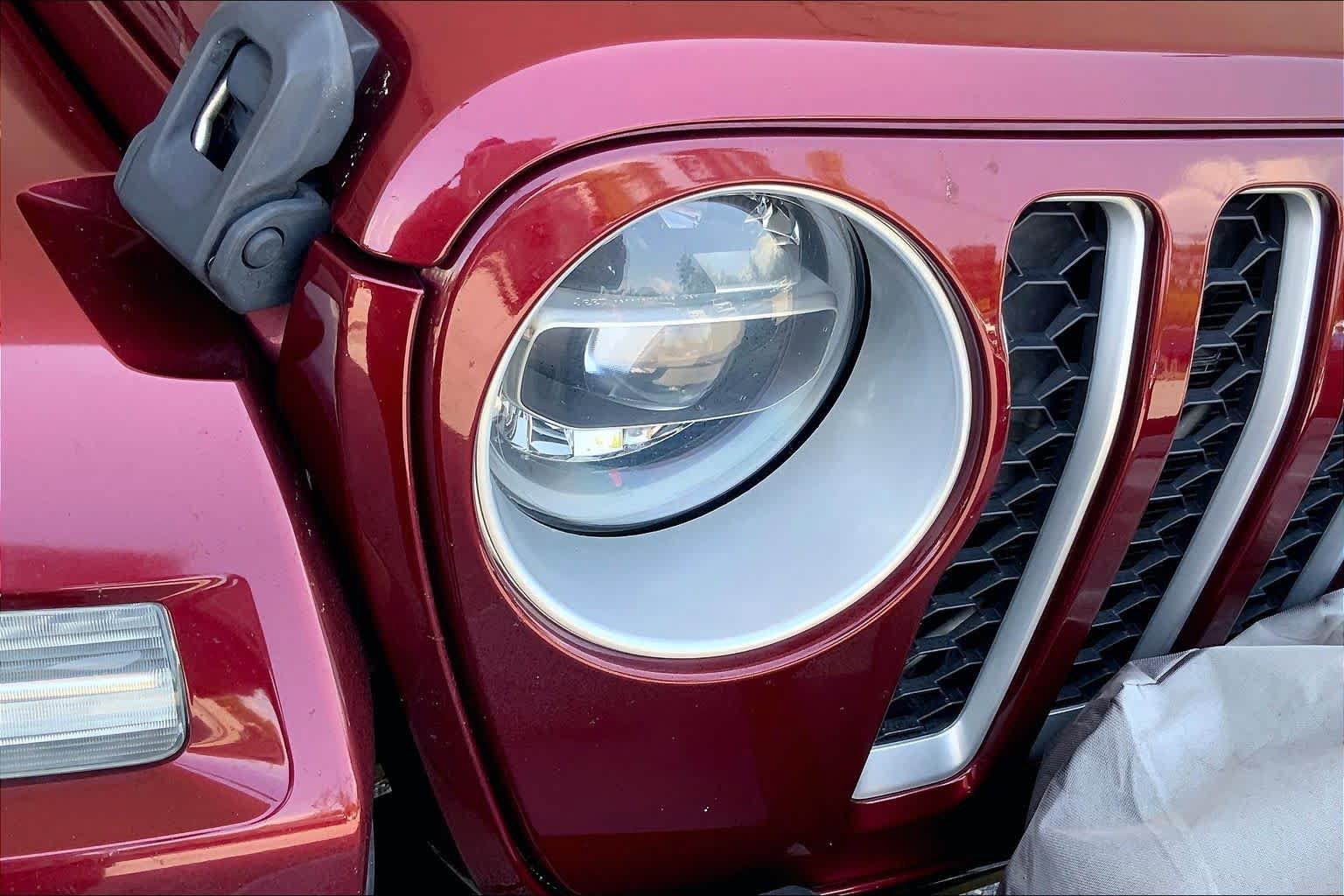 Used 2021 Jeep Wrangler Unlimited Sahara w/ Cold Weather Group AWD/4WD image 27