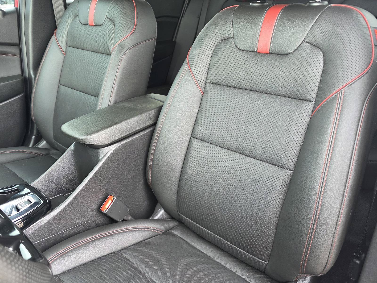 Used 2026 Chevrolet Trax RS w/ Sunroof Package FWD image 12