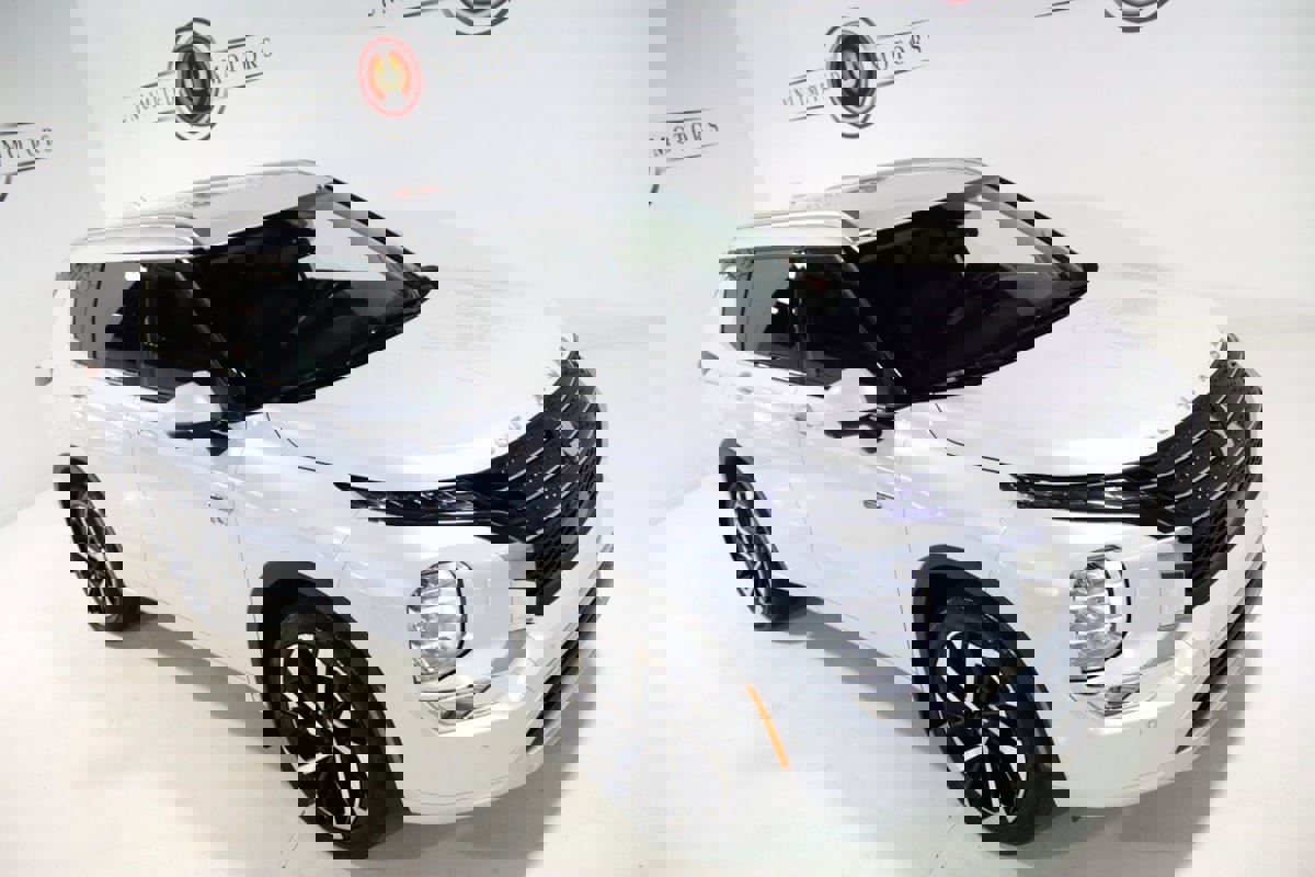 Used 2024 Mitsubishi Outlander 4WD Plug-In Hybrid image 77