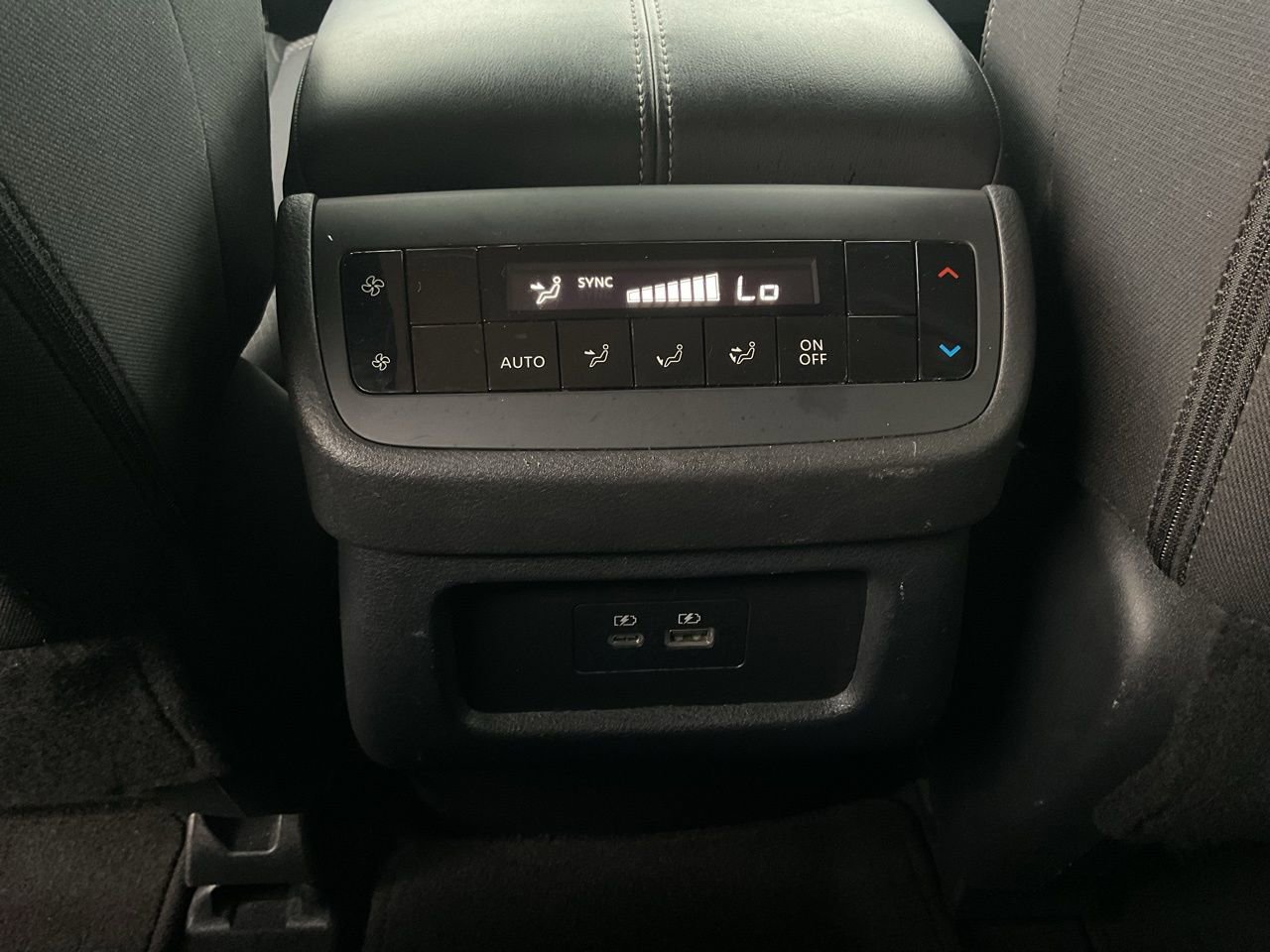 Used 2025 Nissan Pathfinder SV FWD image 14