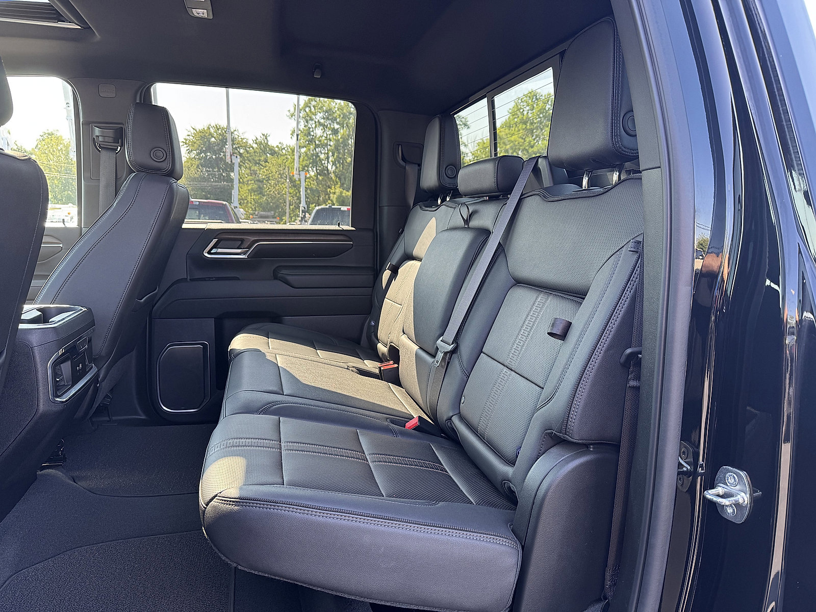 Used 2024 Chevrolet Silverado 2500 High Country image 4