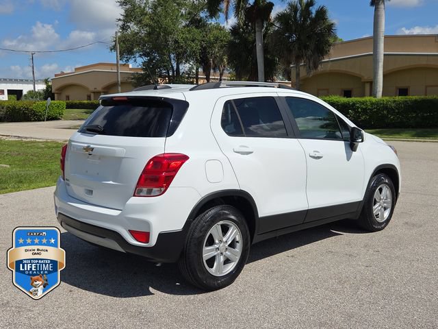 Certified 2022 Chevrolet Trax LT w/ LT Convenience Package FWD image 4