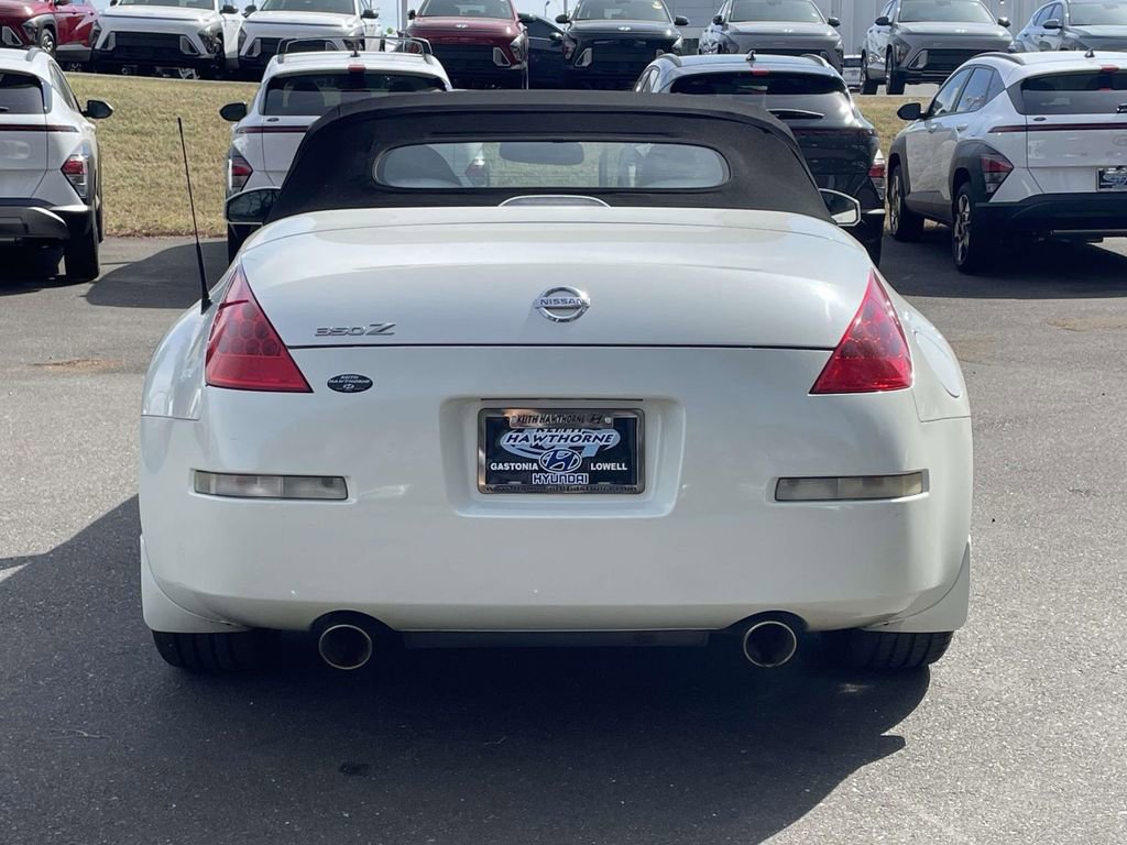 Used 2007 Nissan 350Z Touring RWD image 9
