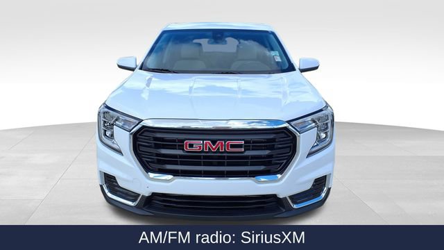 Used 2023 GMC Terrain SLE image 2