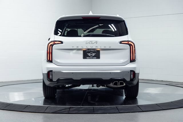 Used 2024 Kia Telluride EX w/ EX Captain's Chair Package FWD image 7