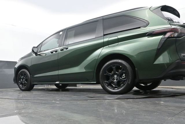 Used 2026 Toyota Sienna XLE Woodland Edition AWD/4WD image 26